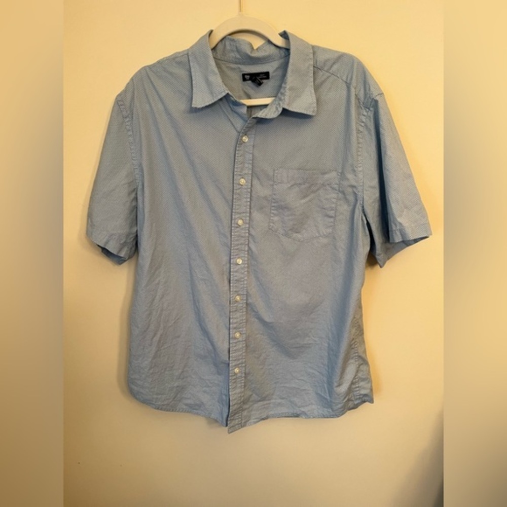 Gap Slim Fit Men's button down collared shirt Size XL